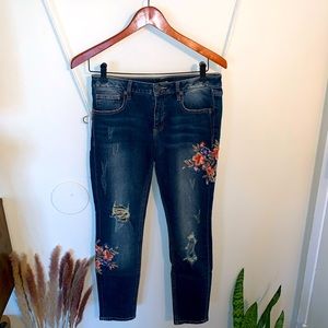 Miss Me jeans. Spring vibes/ bright floral details.